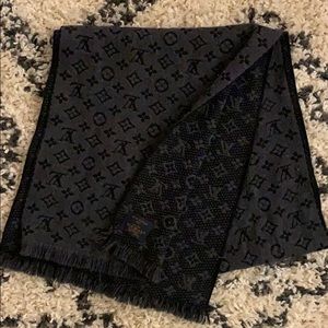Men’s Louis Vuitton Scarf